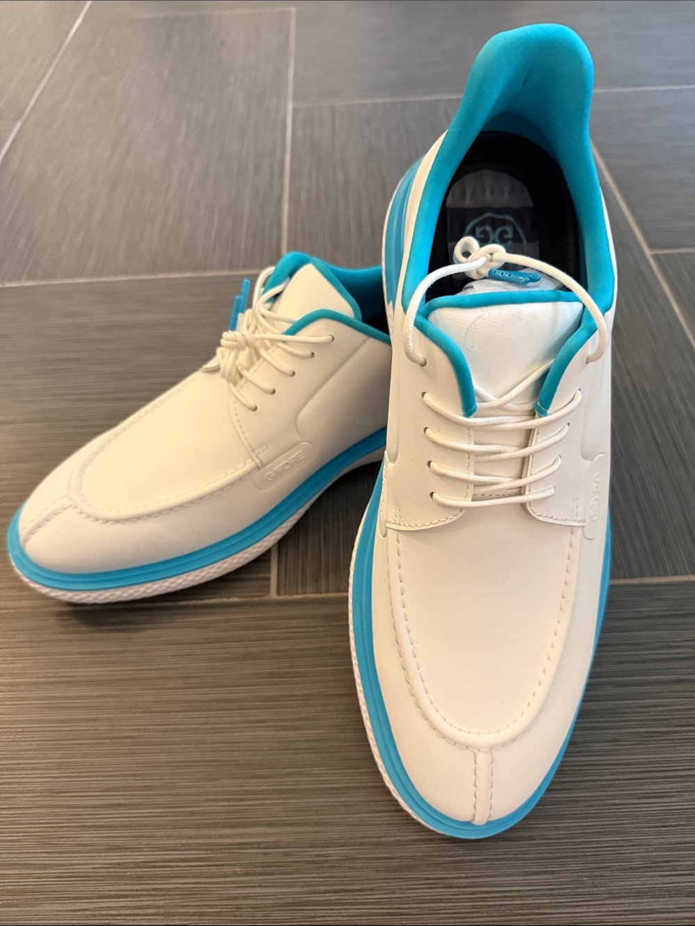 NEW Men's GFORE White and Turquoise Golf Shoes - size 12 ⛳️